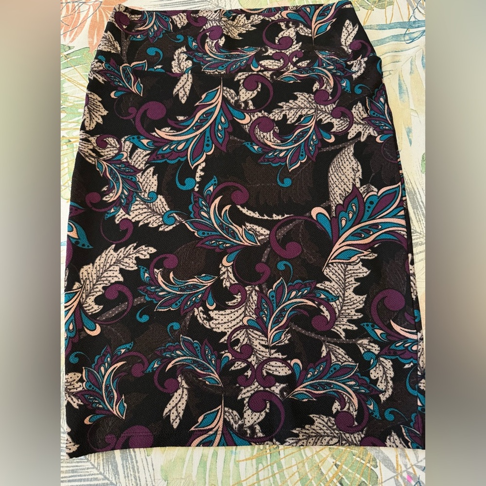 Cassie LuLaRoe Black and Purple Patterned pencil Skirt